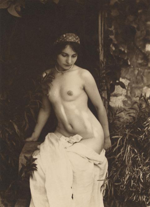 Charles Lhermitte, Etude de nu, Croissy, vers 1910 © musée Nicéphore Niépce
