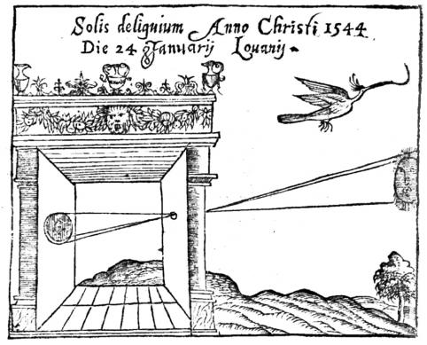 Gemma Frisuis, Observation de l'éclipse solaire du 24 janvier 1544, Louvain, 1545 [première représentation connue de la camera obscura utilisée comme appareil scientifique]