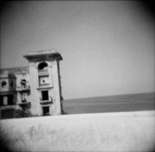 Bruno Boudjelal  La maison hantée, Alger série « Frantz Fanon » © Bruno Boudjelal / Agence VU