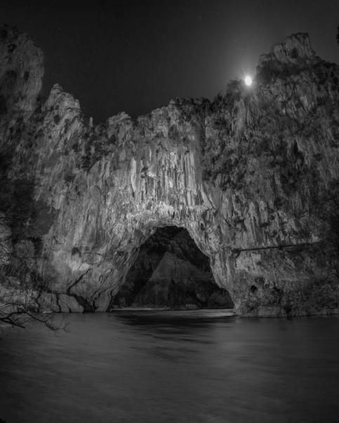 Raphaël Dallaporta, Chauvet – Pont-d’Arc : L’inappropriable, 2016 © Raphaël Dallaporta / éditions Xavier Barral, avec l’aimable autorisation de l’artiste et de la galerie Jean-Kenta Gauthier (Paris)