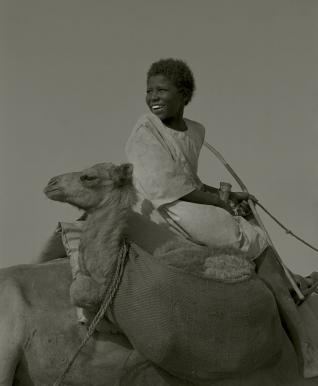 Claude Iverné Atta Awkil Abdalla Adbel Nabi / Tchadien / Gardien de troupeau au service d’Assan Messaoud Nur el Bagui de la Tribu Kababich / Kordofan Nord / Août 2001 © Claude Iverné / Elnour