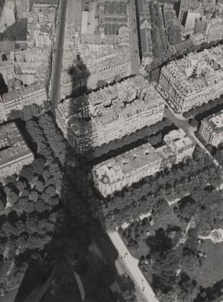 Paul Arico, Ombre de la Tour Eiffel, vers 1935, Don Elise Arico ©  Paul Arico