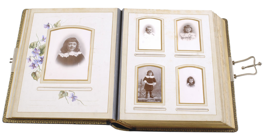 Pages d'album de famille Mises en page d'album d'inspiration préfabriquées  Pages de tous les jours -  France