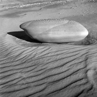 Charlotte Perriand Grès sur le sable, vers 1935 © Charlotte Perriand, ADAGP Paris 2012