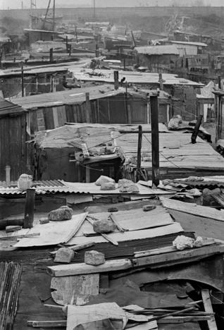 Léon Herschtritt, Les bidonvilles de Nanterre vers 1960 © Léon Herschtritt