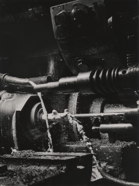 André Steiner Industrie automobile Années 1930 Tirage sur papier  au gélatino-bromure d’argent © André Steiner /collection  musée Nicéphore Niépce