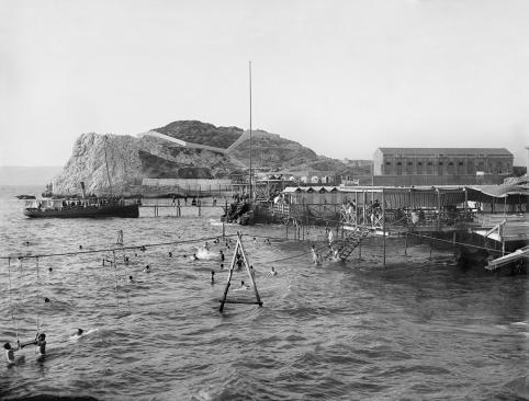 Ernest Sedallian Marseille, les bains de mer des Catalans vers 1890